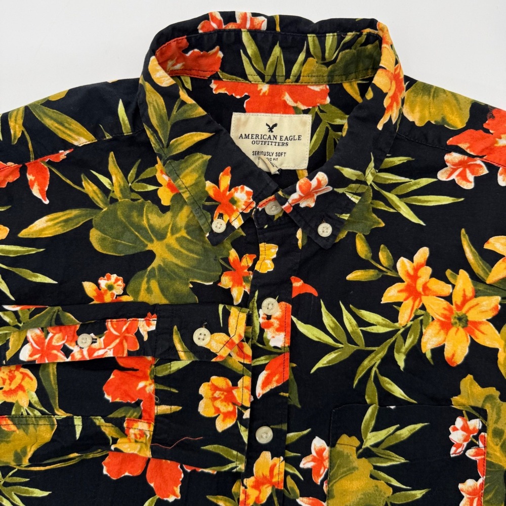 American Eagle Button Down Mens M Black Floral Seriously Soft Classic Fit